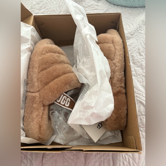 UGG Fluffy Chestnut Slides - Picture 1 of 3